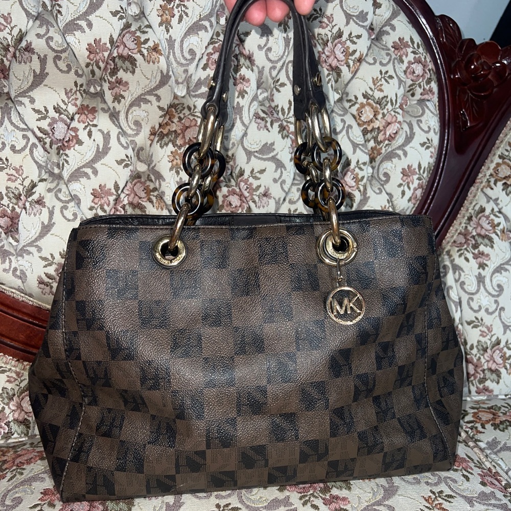 Authentic Michael Kors bag.